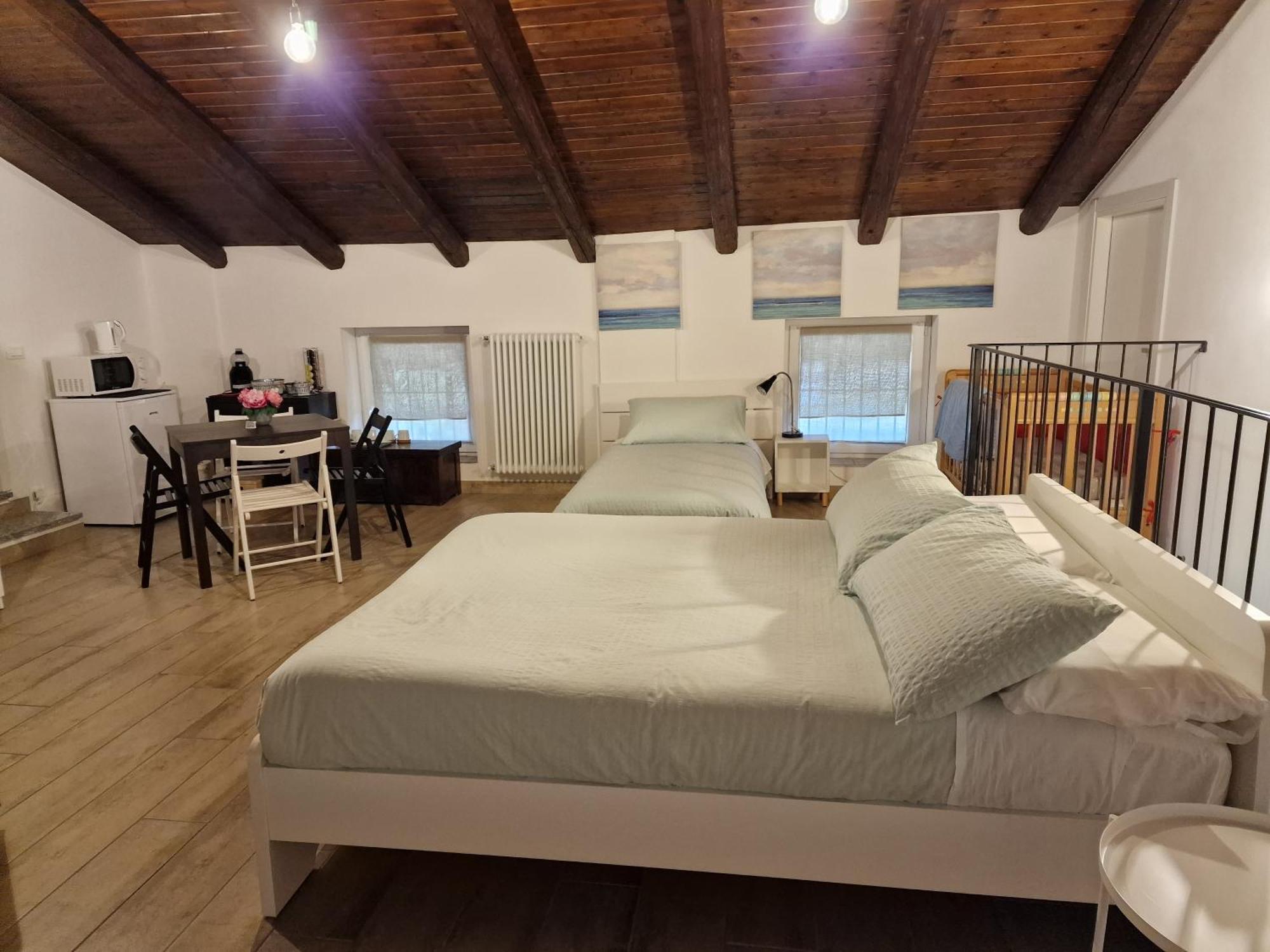 Bed and Breakfast La Tana Dei Corgi Moncrivello Zimmer foto